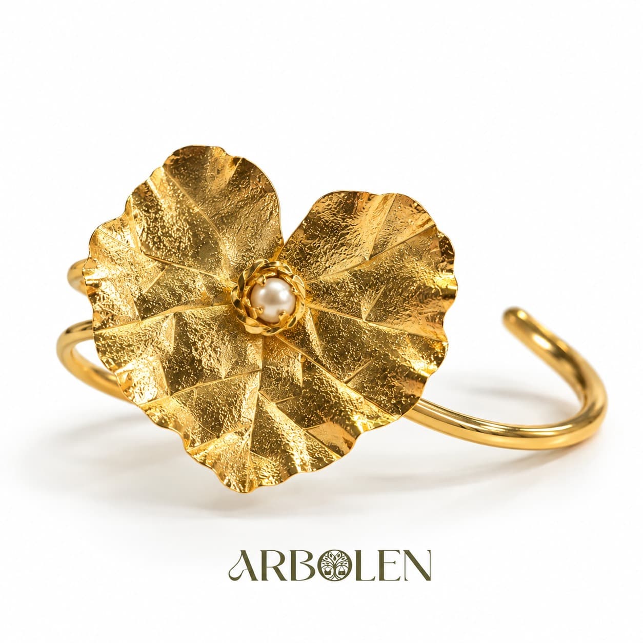 Brazalete corazon con detalle de perla
