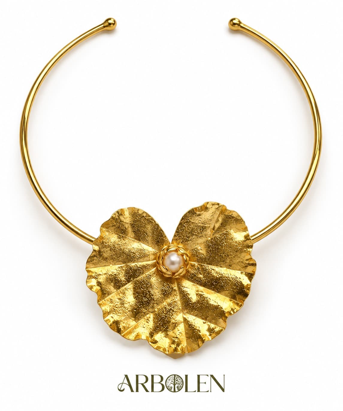 Choker / Gargantilla con dije de corazon y detalle en perla blanca