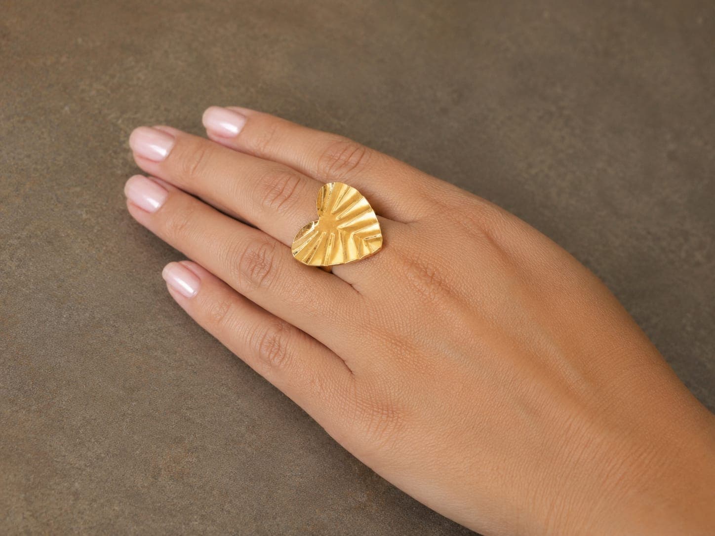ANILLO CORAZON RADIANTE